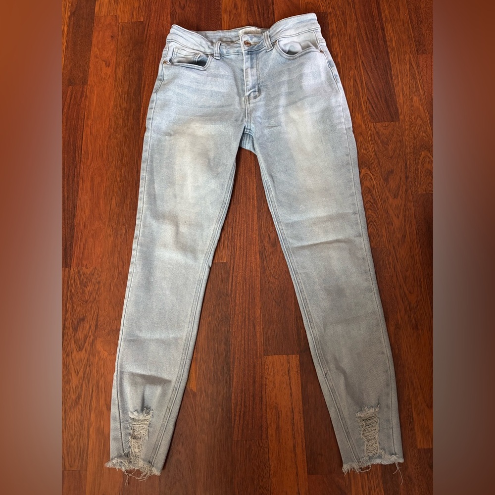 Bamboo High-Rise Light Wash Skinny Jeans Size 9 – Distressed Hem, Stretch Denim